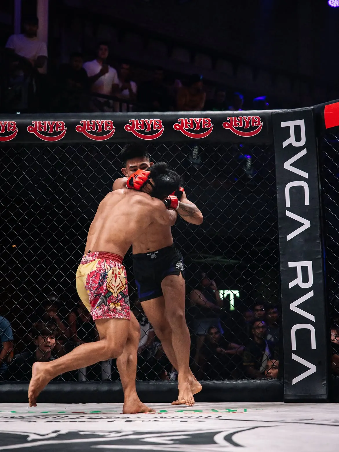 Niranjan Phanjoubam fighting from the clinch at Canggu Fight Night 40 in Bali
